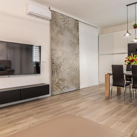 Gigi House Appartamento Piazza Mazzini 300M Dal Mare 리도 디 예솔로 외부 사진