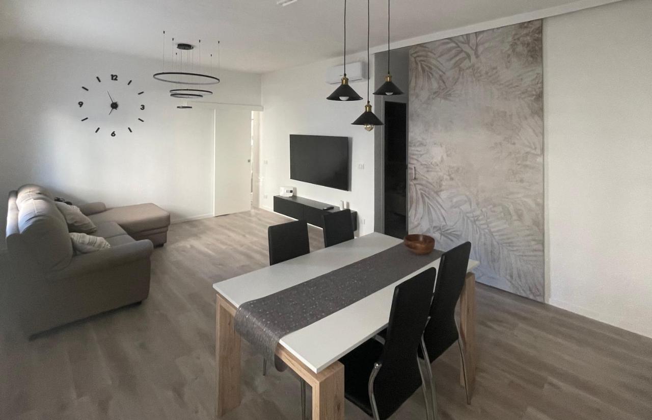 Gigi House Appartamento Piazza Mazzini 300M Dal Mare 리도 디 예솔로 외부 사진